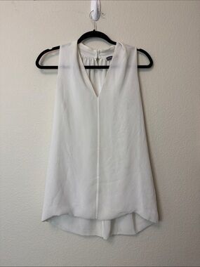 Vince Camuto Chiffon Sleeveless V-Neck White Women's Top Size Medium